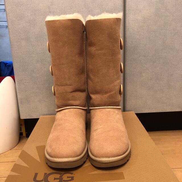 UGG W BAILEY BUTTON TRIPLET ムートンブーツベージュsize