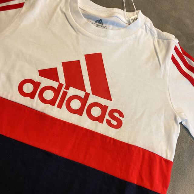 adidas(アディダス)のadidas アディダス　140cm Tシャツ キッズ/ベビー/マタニティのキッズ服男の子用(90cm~)(Tシャツ/カットソー)の商品写真