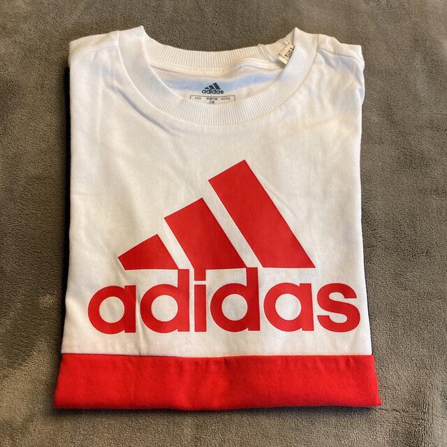 adidas(アディダス)のadidas アディダス　140cm Tシャツ キッズ/ベビー/マタニティのキッズ服男の子用(90cm~)(Tシャツ/カットソー)の商品写真