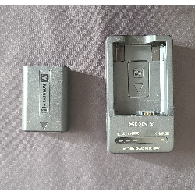 SONY(ソニー)のSony BC-TRW / NP-FW50 チャージャーとバッテリーセット スマホ/家電/カメラのカメラ(ミラーレス一眼)の商品写真