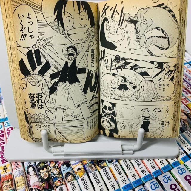 【必見】ワンピース 全巻セット　1〜101巻+関連本20冊+劇場版DVD エンタメ/ホビーの漫画(全巻セット)の商品写真