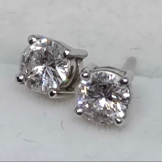 セール開催】 ?プラチナダイヤモンドピアス① 合計0.54ct ピアス