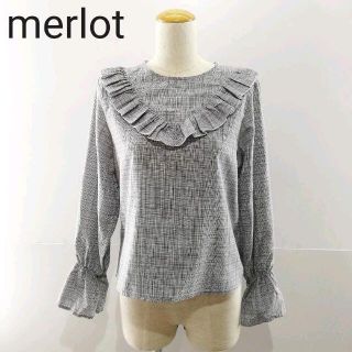 メルロー(merlot)のmerlot メルロー フリルブラウス(シャツ/ブラウス(長袖/七分))