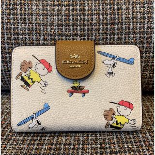 コーチ(COACH)のコーチ　二つ折り　スポーティスヌーピーコラボ　(財布)