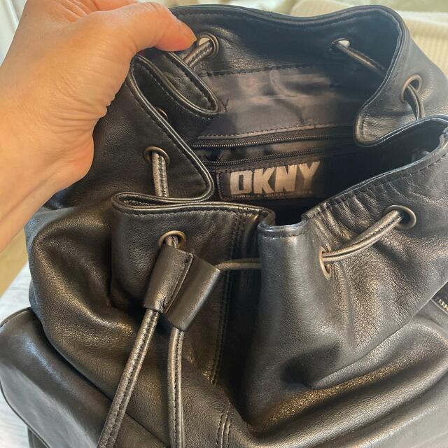 DKNY(ダナキャランニューヨーク)のDKNYのリュック レディースのバッグ(リュック/バックパック)の商品写真