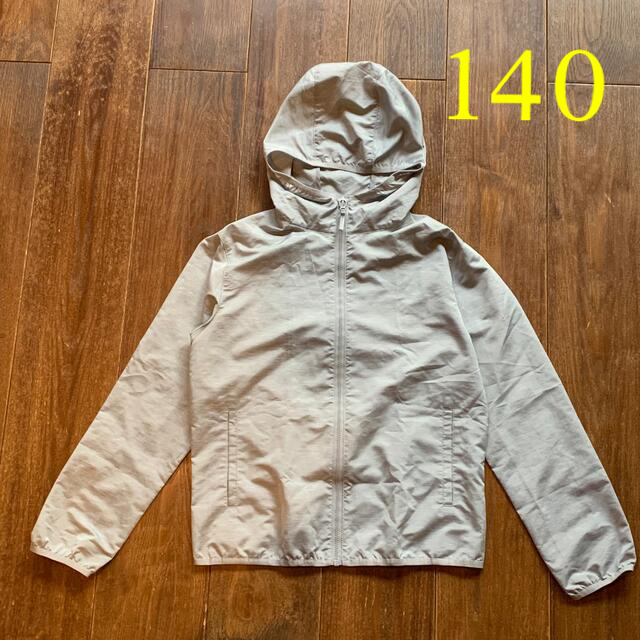 UNIQLO ポケッタブルパーカー・140・UNIQLOの通販 by such☆ |ユニクロならラクマ キッズ服★ユニクロUNIQLOポケッタブルパーカー120