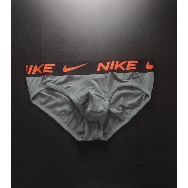 NIKE(ナイキ)の3色セット   NIKE　メンズ　ブリーフ　L(日本人サイズXL） メンズのアンダーウェア(その他)の商品写真