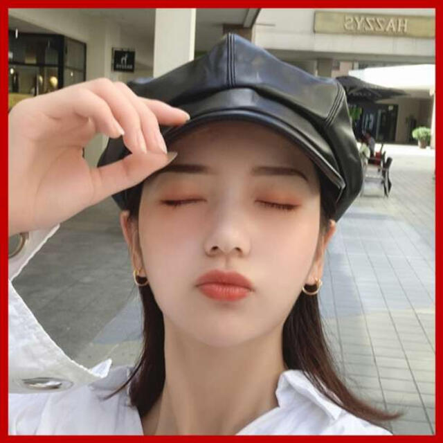 キャスケットハット／ブラック 黒 レザー 帽子 キャップ 韓国ファッションB レディースの帽子(キャスケット)の商品写真