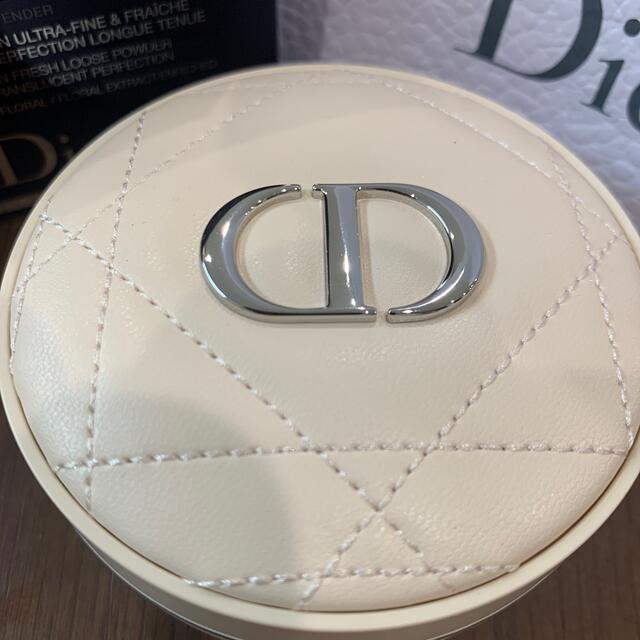 Christian Dior(クリスチャンディオール)のディオールスキン　フォーエヴァー　クッションパウダー　ラベンダー コスメ/美容のベースメイク/化粧品(フェイスパウダー)の商品写真