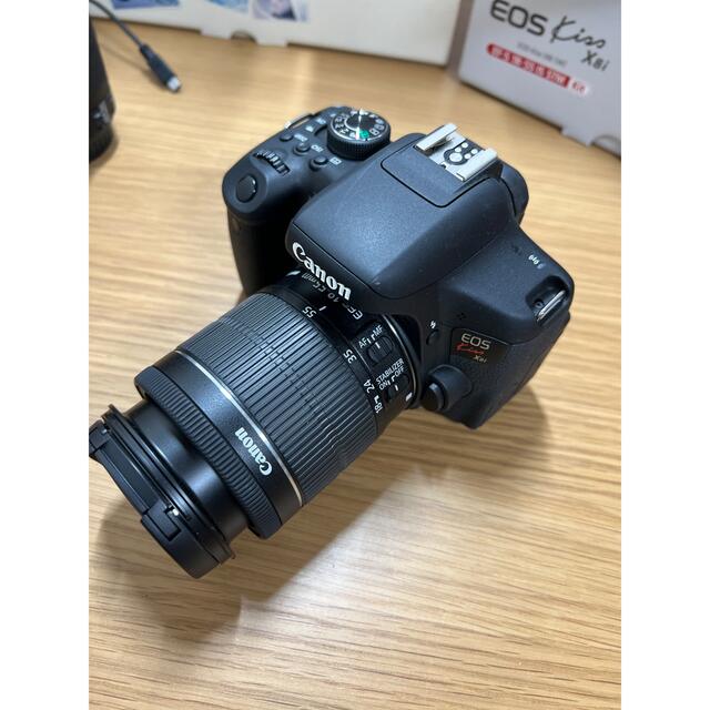 Canon(キヤノン)のCanon EOS KISS X8i EOS KISS X8I Wズームキット スマホ/家電/カメラのカメラ(デジタル一眼)の商品写真