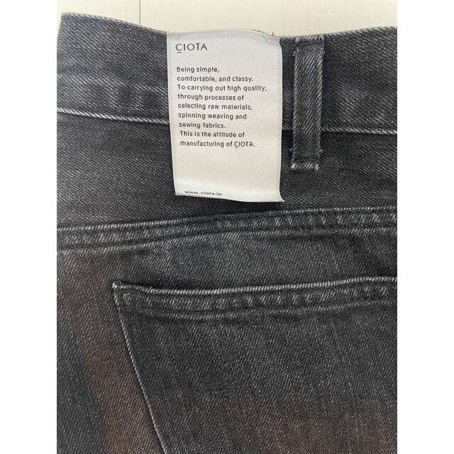 COMOLI(コモリ)のCIOTA シオタ/ スリムデニム/ミディアムブラック/30インチ タグ付き メンズのパンツ(デニム/ジーンズ)の商品写真