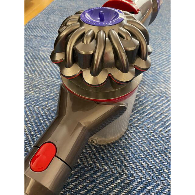 Dyson(ダイソン)のダイソン　サイクロン式スティッククリーナー　v8fluffy+ スマホ/家電/カメラの生活家電(掃除機)の商品写真