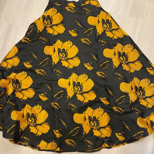 UNIK. 花柄スカート　ハイウエストフラワースカート レディースのスカート(ロングスカート)の商品写真