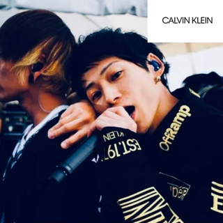 カルバンクライン(Calvin Klein)の多数著名人着用品　Calvin Klein jeans シャツ(シャツ)