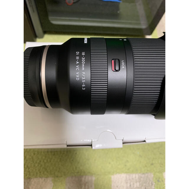 TAMRON(タムロン)のTAMRON ソニーEマウント用 カメラレンズ 18-300F3.5-6.3 D スマホ/家電/カメラのカメラ(その他)の商品写真