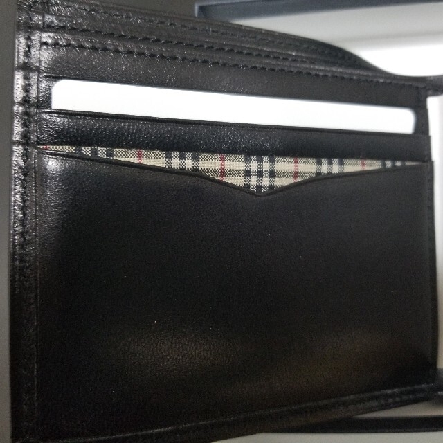 BURBERRY(バーバリー)の新品未使用　BURBERRY　YD251　AE09　二つ折り財布　レザー メンズのファッション小物(折り財布)の商品写真