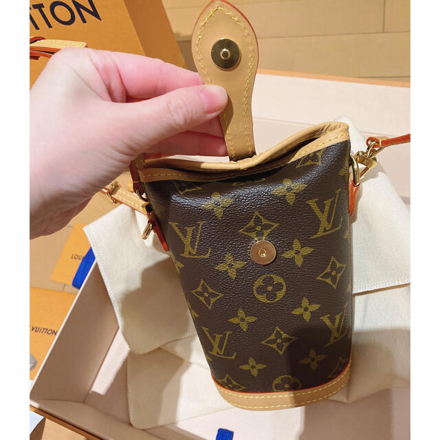 LOUIS VUITTON(ルイヴィトン)のルイヴィトン  ショルダーポーチ　5%クーポンを使えます❣️ レディースのバッグ(ショルダーバッグ)の商品写真