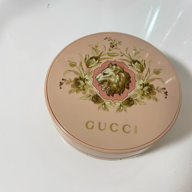 Gucci(グッチ)のGUCCI クッションファンデーション03 コスメ/美容のベースメイク/化粧品(ファンデーション)の商品写真