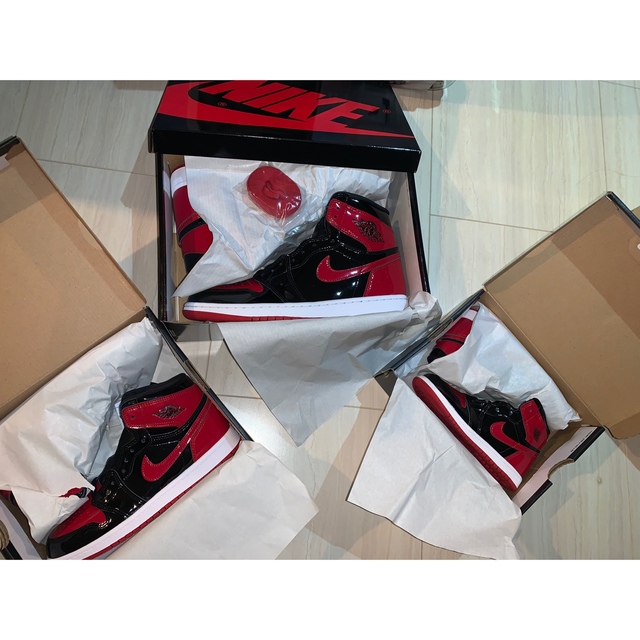 Nike Air Jordan 1 High OG Patent Bred 3足