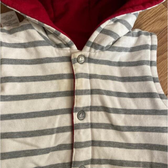 PETIT BATEAU(プチバトー)の中綿入りリバーシブルベスト　18M 80 キッズ/ベビー/マタニティのベビー服(~85cm)(ジャケット/コート)の商品写真