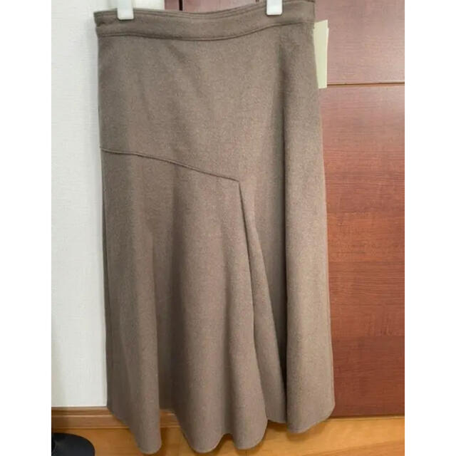 TOMORROWLAND(トゥモローランド)のデプレ　ウールナイロンアンゴラシャギー アシンメトリーフレアスカート レディースのスカート(ひざ丈スカート)の商品写真