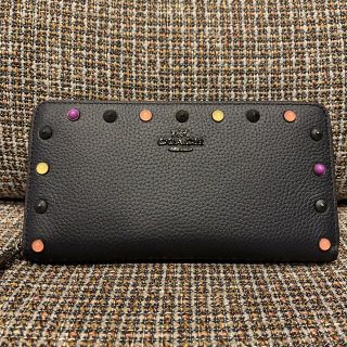 コーチ(COACH)のショップバック・箱付き　長財布　スタッズ(財布)