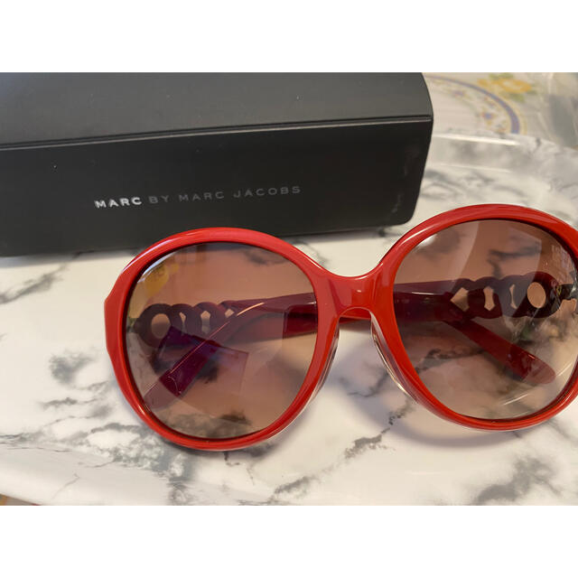 MARC BY MARC JACOBS(マークバイマークジェイコブス)のMARC JACOBS マークバイジェイコブス　マークジェイコブス　サングラス レディースのファッション小物(サングラス/メガネ)の商品写真