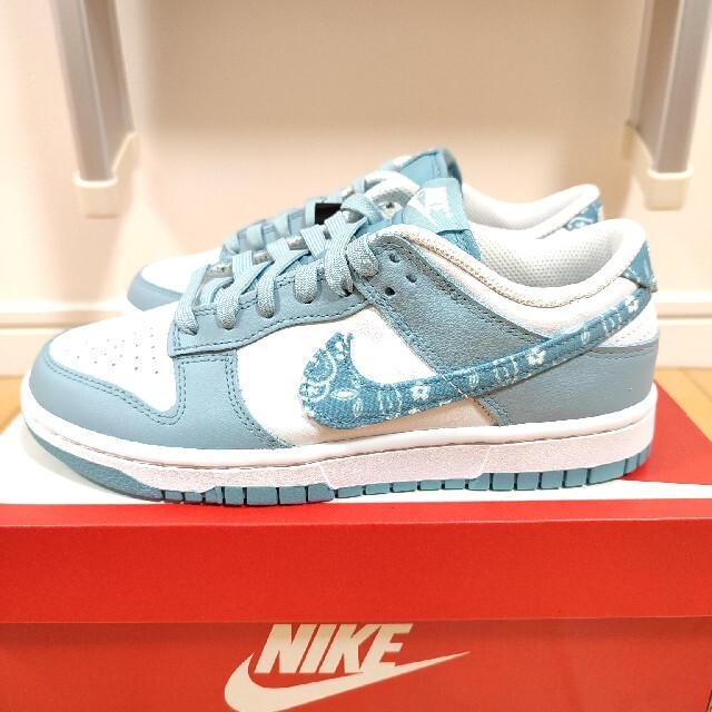 NIKE(ナイキ)のNike Dunk Low Paisley Packペイズリーパックブルー レディースの靴/シューズ(スニーカー)の商品写真