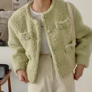 ザラ(ZARA)のボアジャケット　ノーカラージャケット　韓国通販(毛皮/ファーコート)