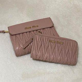 ミュウミュウ(miumiu)のmiumiu ♥ 財布 ・ キーケース(財布)