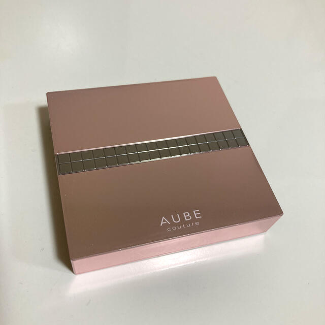 AUBE couture(オーブクチュール)のAUBE  アイシャドウ　パープル系 コスメ/美容のベースメイク/化粧品(アイシャドウ)の商品写真