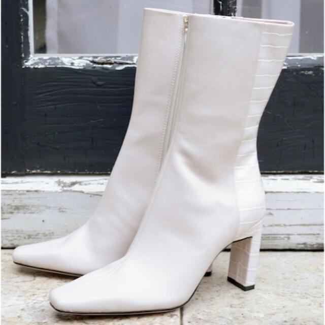 SNIDEL(スナイデル)の【新品】HLT Vegan Leather Ankle Boots レディースの靴/シューズ(ブーツ)の商品写真