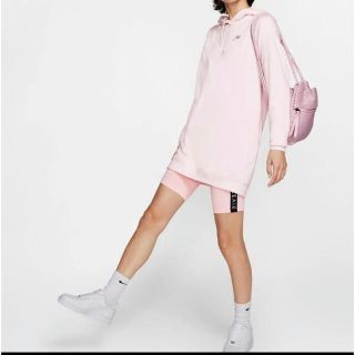 ナイキ(NIKE)のNIKEピンクロングパーカー Mサイズ(パーカー)