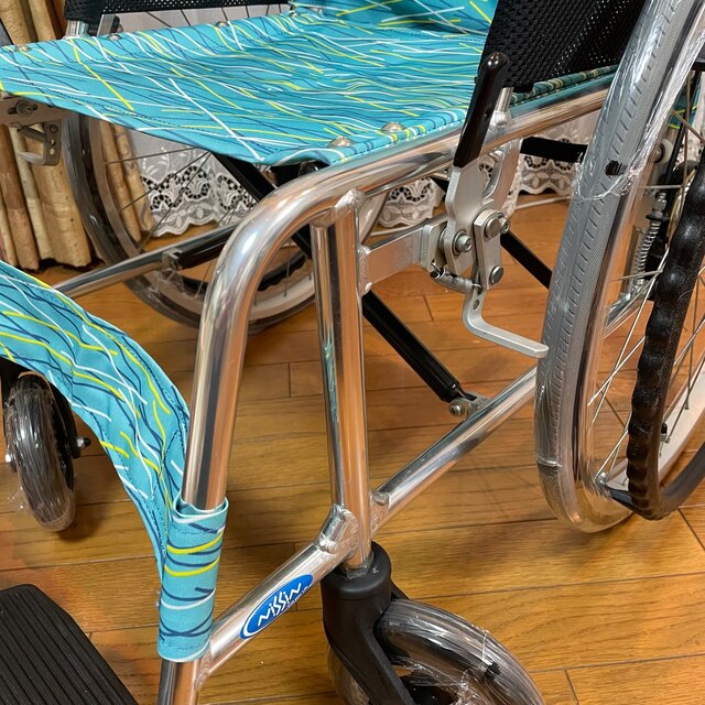 その他♿️自走式 最軽量9.5kg 頑丈な強化フレーム 綺麗なスカイブルー 車椅子 ④