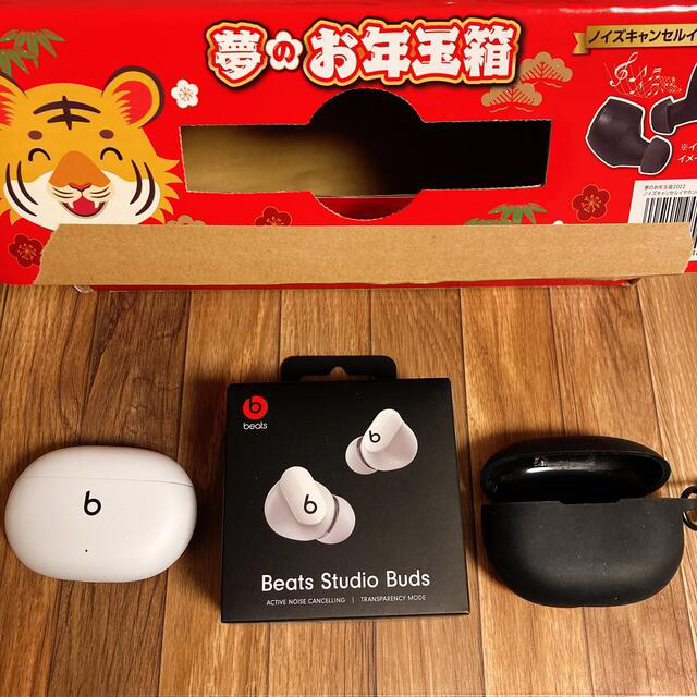 Beats by Dr Dre(ビーツバイドクタードレ)の美品 Beats Studio Buds ホワイト 保証あり スマホ/家電/カメラのオーディオ機器(ヘッドフォン/イヤフォン)の商品写真