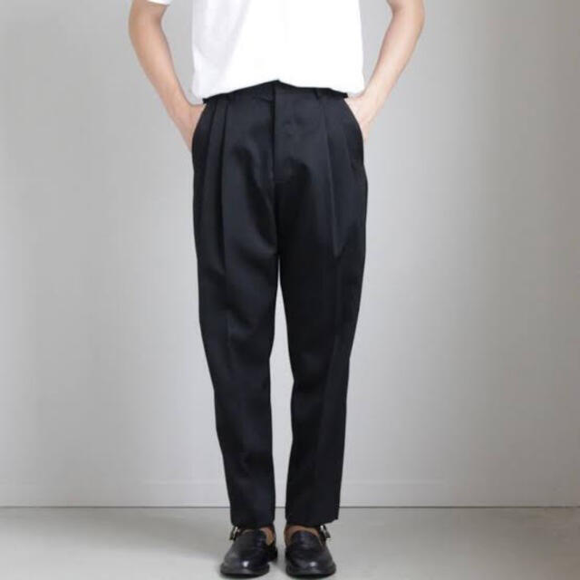 COMOLI(コモリ)のstein two tuck wide trousers 19aw メンズのパンツ(スラックス)の商品写真