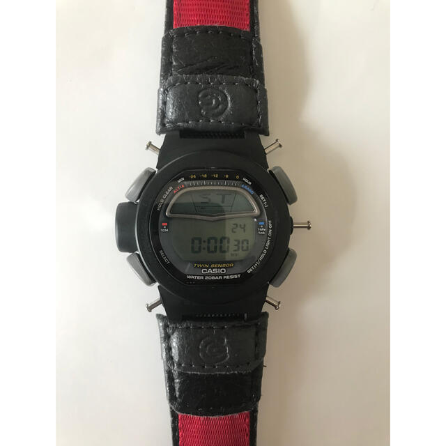 G-SHOCK(ジーショック)のGショック 赤RISEMAN DW9100EJ-4T ベゼル無し 動作確認済み  メンズの時計(腕時計(デジタル))の商品写真