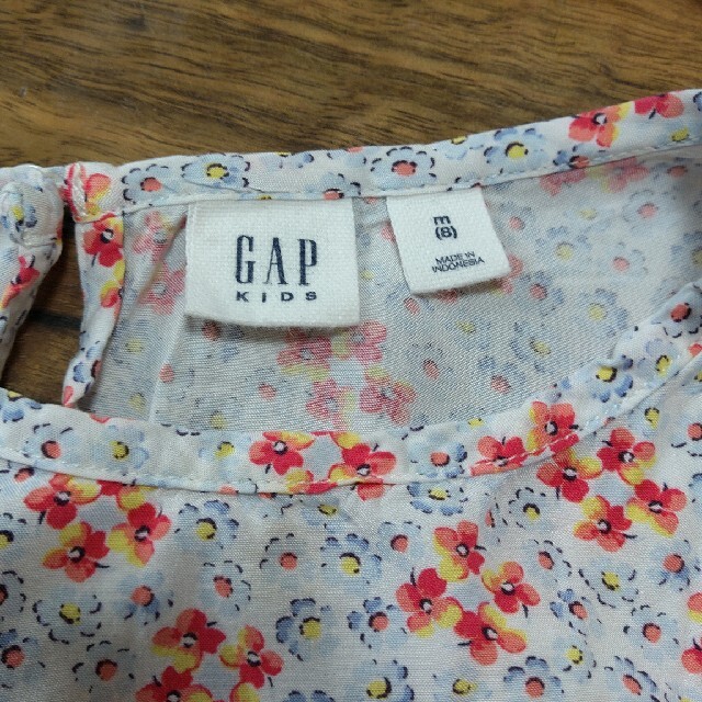 GAP Kids(ギャップキッズ)のGapkids 花柄ワンピース 130cm キッズ/ベビー/マタニティのキッズ服女の子用(90cm~)(ワンピース)の商品写真