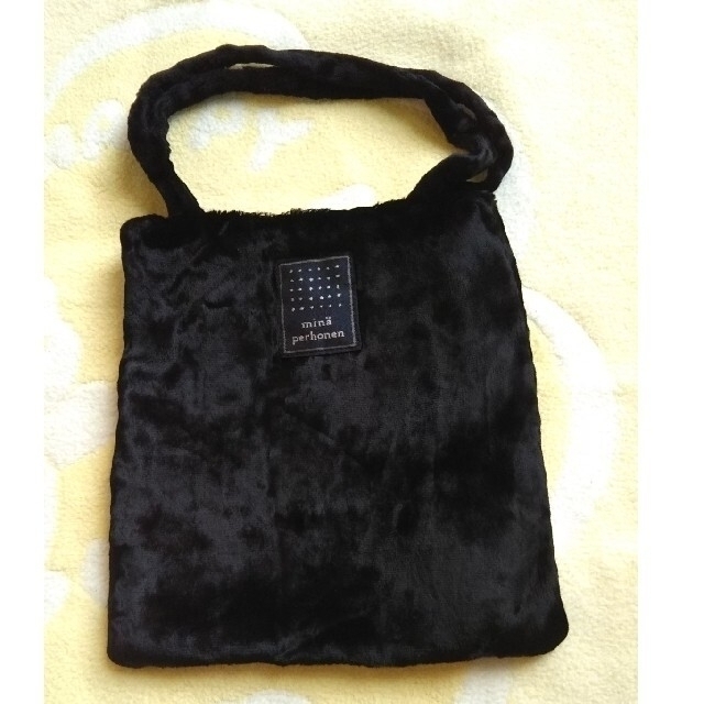 mina perhonen(ミナペルホネン)のミナペルホネン 黒猫みたいなミニバッグ ブラック レディースのバッグ(ハンドバッグ)の商品写真