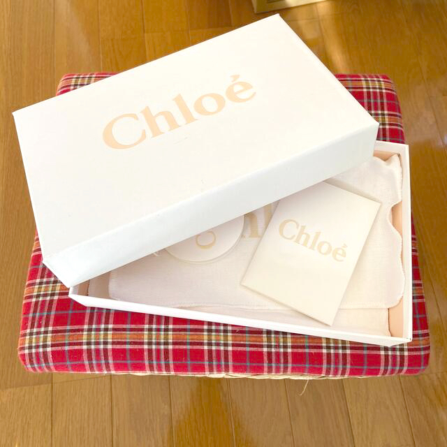 Chloe(クロエ)の⭐︎SUN様　Chloe 箱 布袋（長財布用） レディースのバッグ(ショップ袋)の商品写真