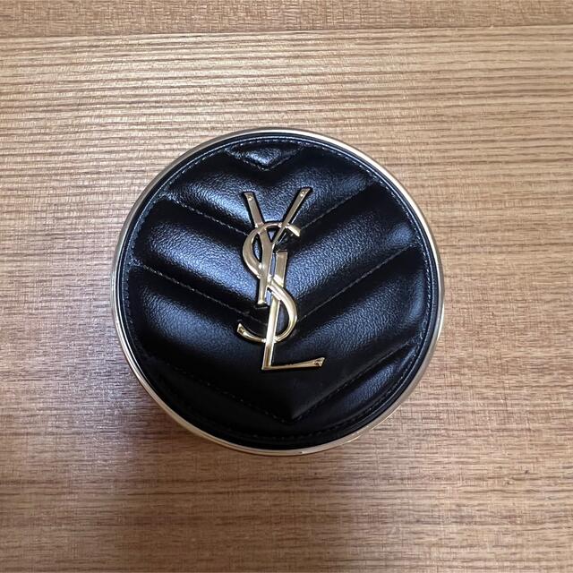 Yves Saint Laurent Beaute(イヴサンローランボーテ)のイヴ・サンローラン アンクル ド ポー ルクッション 10 コスメ/美容のベースメイク/化粧品(ファンデーション)の商品写真