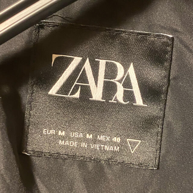 ZARA(ザラ)の最終値下げ　大特価【ZARA】ブラック フードコートファーコート メンズのジャケット/アウター(チェスターコート)の商品写真