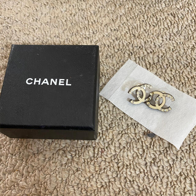 CHANEL(シャネル)のシャネル　CCロゴ　ピアス レディースのアクセサリー(ピアス)の商品写真