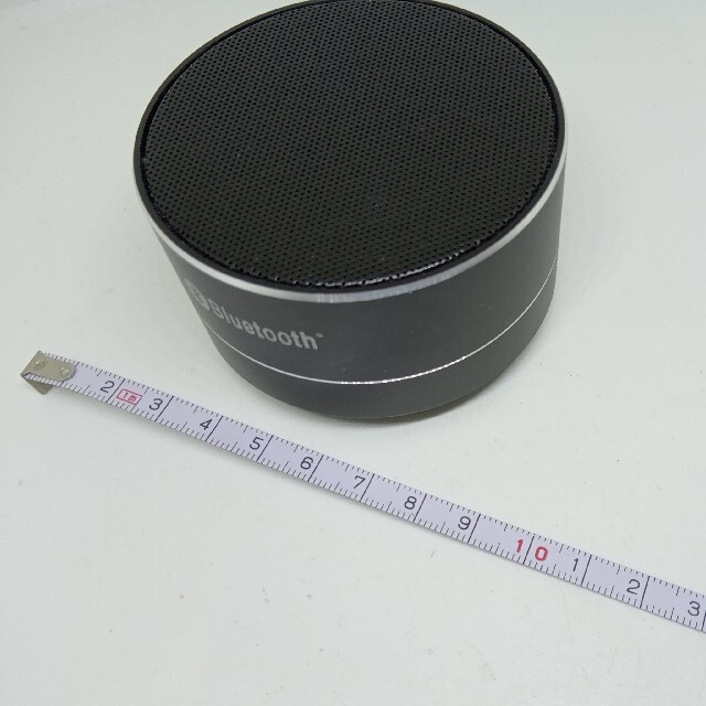 電池内蔵 Bluetooth小型スピーカー YBS-14 SDカード，マイク　響 スマホ/家電/カメラのオーディオ機器(スピーカー)の商品写真