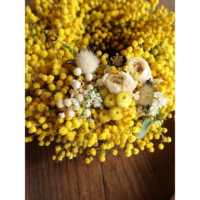 贅沢に◯まんまる満月mimosawreath。ミモザリース。ドライフラワーリース ハンドメイドのフラワー/ガーデン(リース)の商品写真