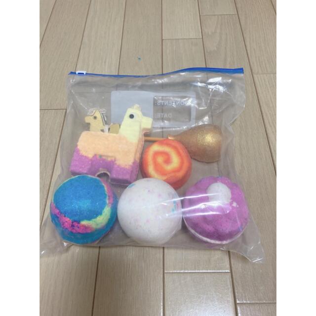 LUSH(ラッシュ)の箱無し新品！LUSH ハッピーバスデイ　バスボム　定価5840円 コスメ/美容のボディケア(入浴剤/バスソルト)の商品写真