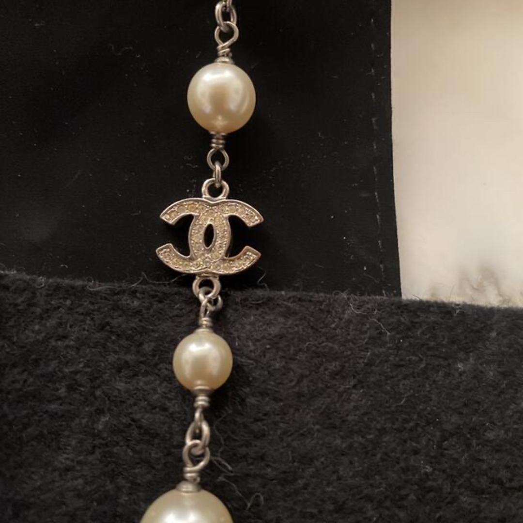 CHANEL - シャネルロングネックレスシルバーの通販 by ともとも CHANEL - シャネルロングネックレスシルバーの通販 by ともとも