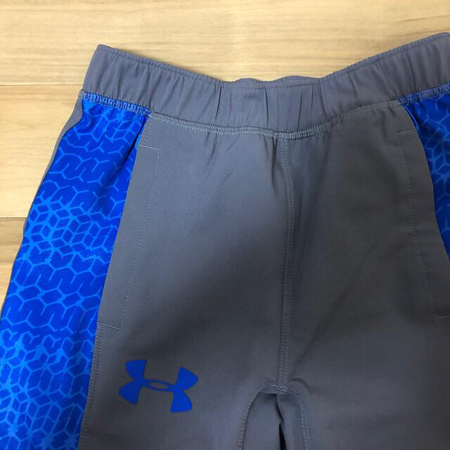 UNDER ARMOUR(アンダーアーマー)の《美品》UNDER ARMOUR  メッシュ パンツ 130cm キッズ/ベビー/マタニティのキッズ服男の子用(90cm~)(パンツ/スパッツ)の商品写真