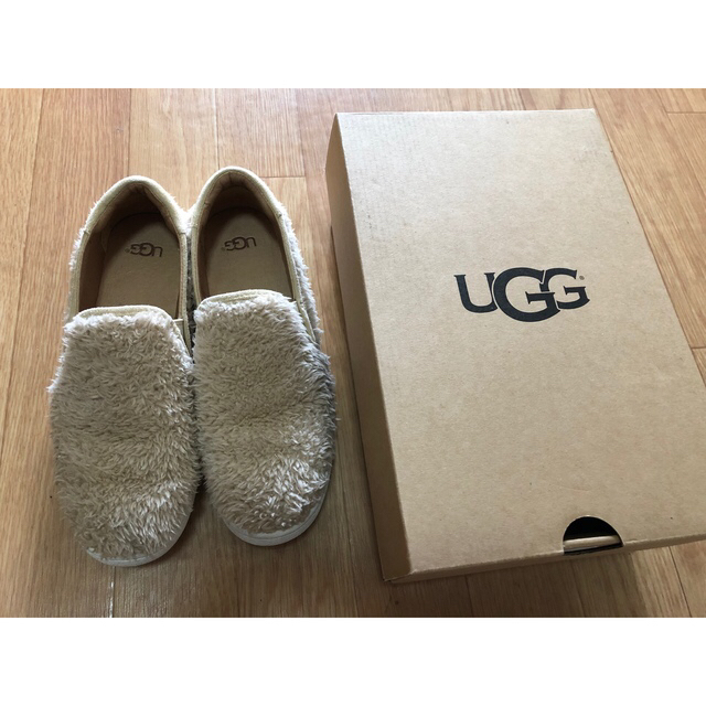 UGG(アグ)のUGG ベージュスリッポン レディースの靴/シューズ(スリッポン/モカシン)の商品写真