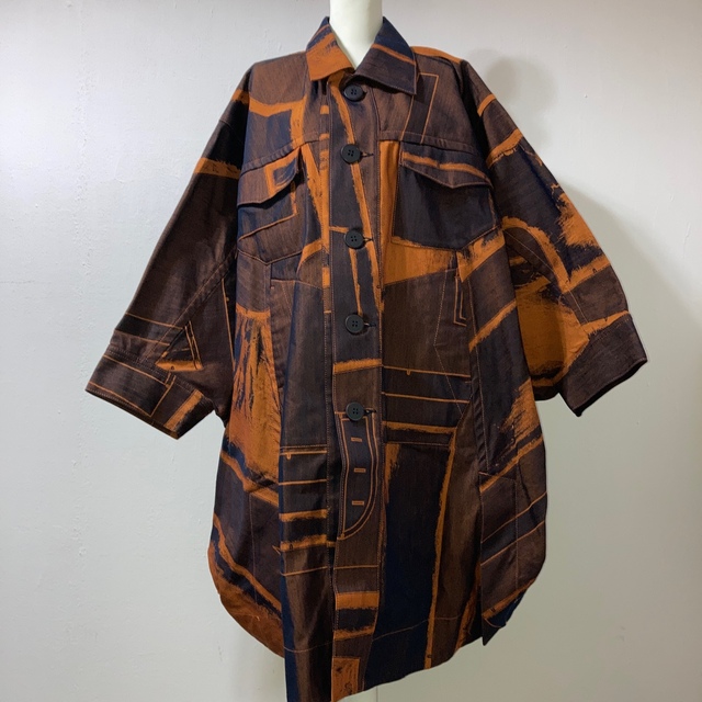 超人気新品 新品 - MIYAKE ISSEY タグ付 XL L コート 総柄 変形 MEN